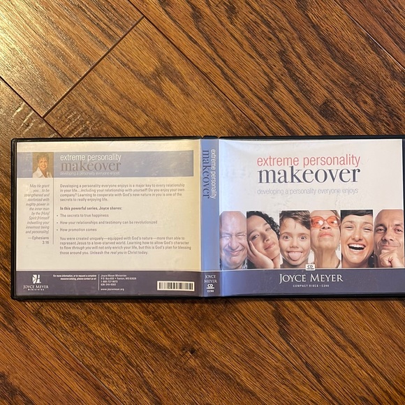 Joyce Meyer collection, plus 2 books by John C Maxwell and by Marcus Braybrooke. - Picture 10 of 15